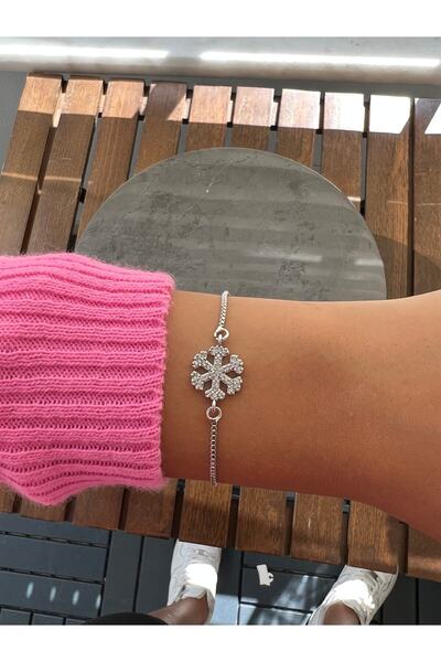 Women's White Snowflake Design Sparkling Costume Jewelry Bracelet