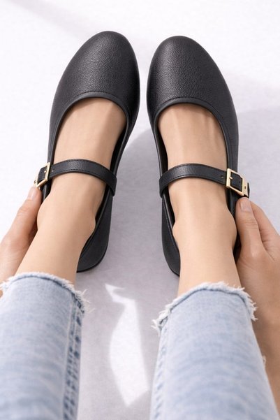 Stylish Women's Ballerina Shoes with Single Strap and Gold Buckle and Elastic