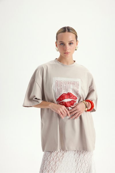 Lip Print Oversized Stone T-Shirt