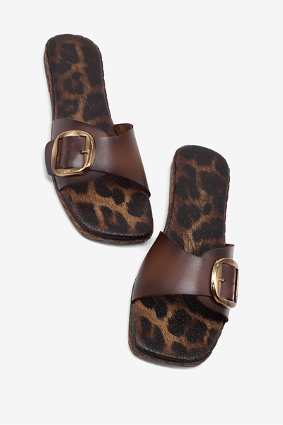 Women's Tan Comfortable Fit Leopard Printed Li Buckled Slipper