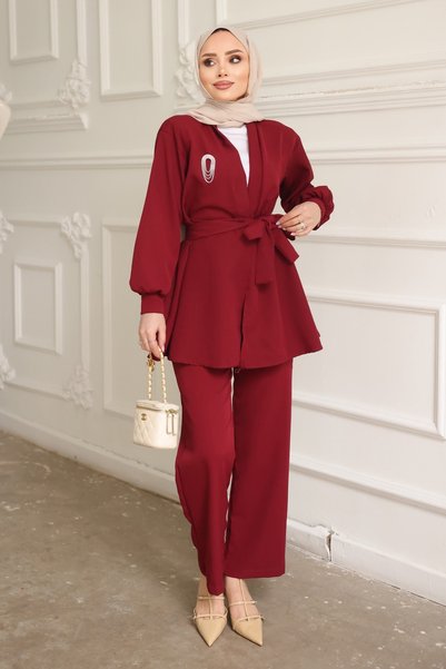 Burgundy Collar Tunic and Trousers Set with Bronchial Detail