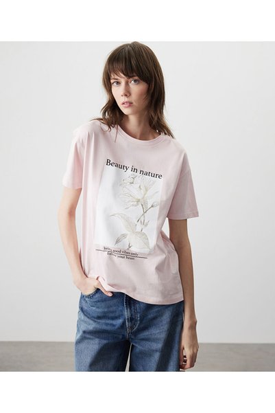 T-shirt with slogan and visual print