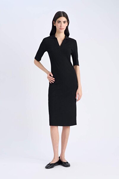 Bodycon фустан што го следи телото со поло јака, ребрасто плетење, кратки ракави, миди должина E6806AX25SP