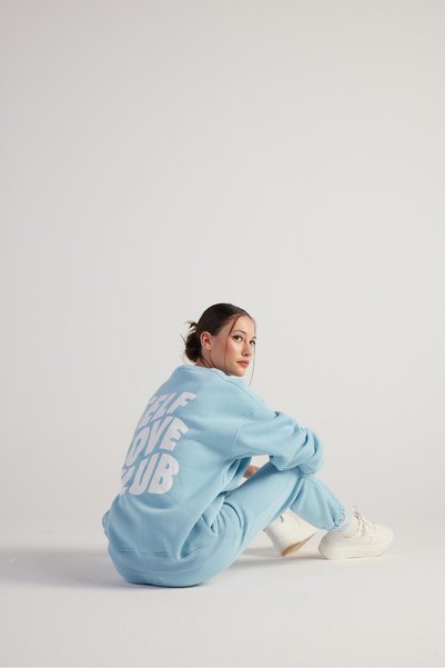 Women's Blue Oversize Fluffy Sweatshirt with Embossed Text Print