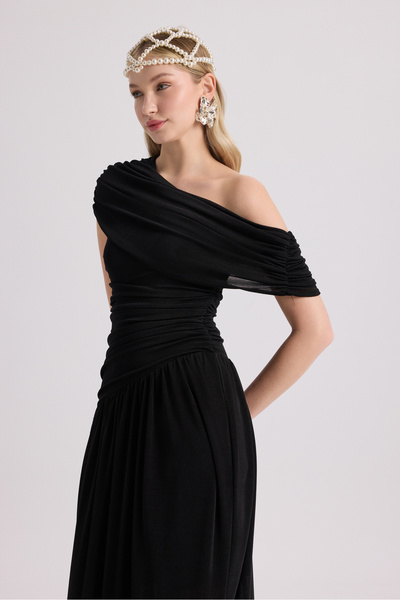 Liraya Asymmetrical Black Long Dress