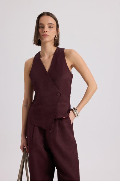 Nagmetah Back Windowed Burgundy Vest Trousers Suit