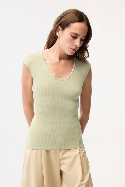 Pearl Embellished Collar Knitwear Blouse