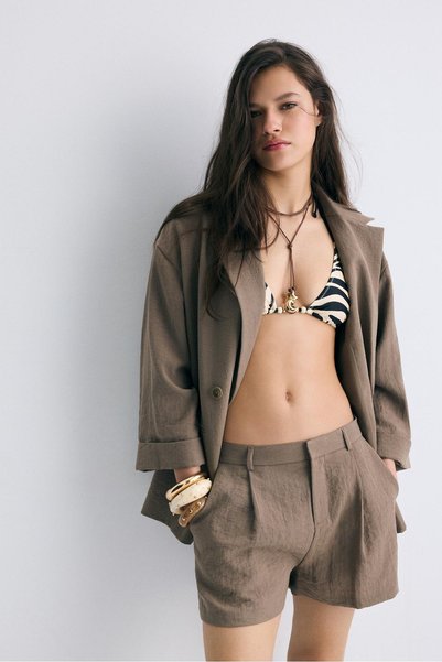 Stylish Shorts Made of Linen Blend
