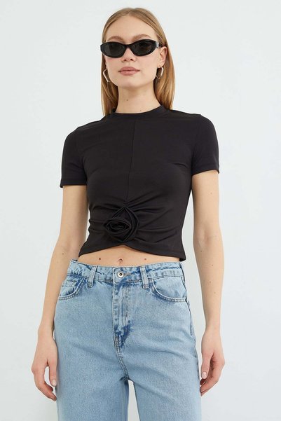 Rose Accessory Crew Neck Blouse