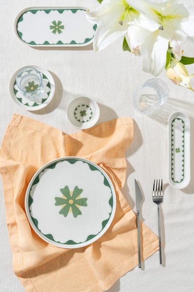 Florika |   28 Piece Porcelain Breakfast Set for 6 People