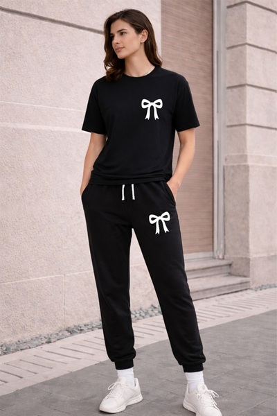 Женски/девојчки OVERSIZE спортски комплет со маичка со минималистичка машна и тренерки