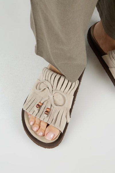 Yasmin Women's Genuine Leather Tasseled Beaded Detailed Open-Front Beige Slippers