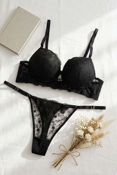 Supported Brode Bra Set Black