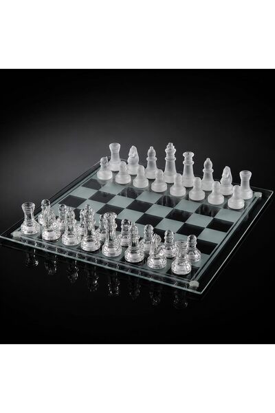 Glass Chess стаклен сет за шах, со проѕирни и мат стаклени фигури, 25x25cm
