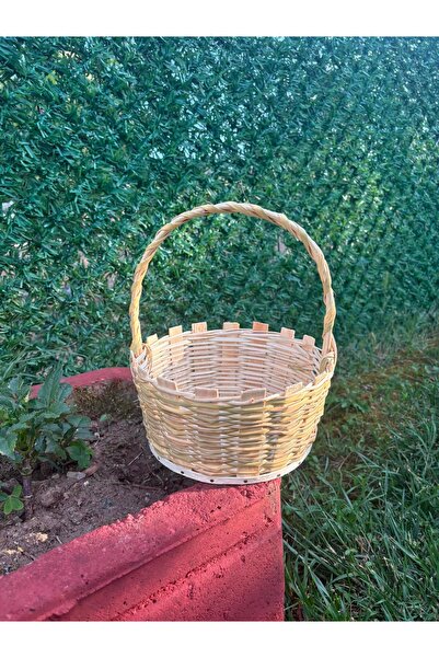 Рачно изработена декоративна повеќенаменска корпа од плетен материјал 17x10x24cm