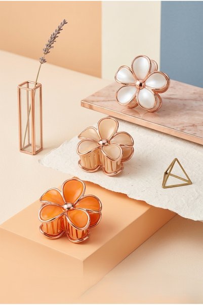 3-Piece Set Daisy Model Gold Detail Hair Claw Clip - Shiny Flower Clip Series