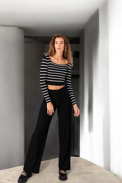 Belt Below Pleated Wide Leg Pant