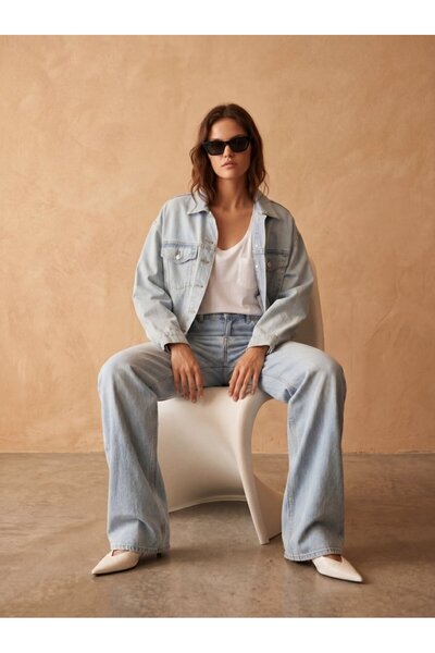 Basic White T-Shirt with Pockets