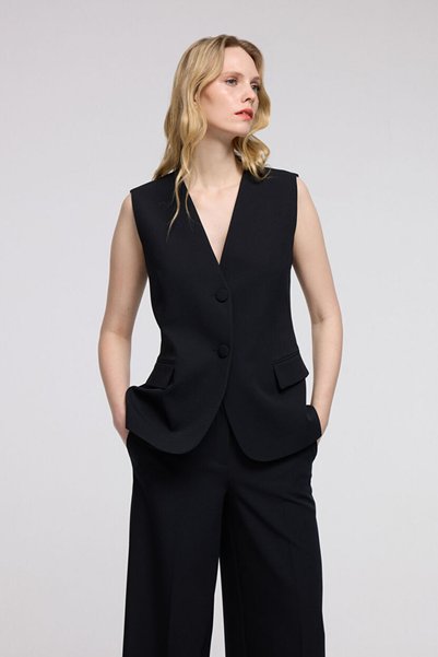 Mert Aslan Mono Closure Vest
