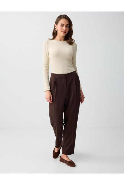 Brown Regular Leg Regular Waist Pocketed Woven Trousers