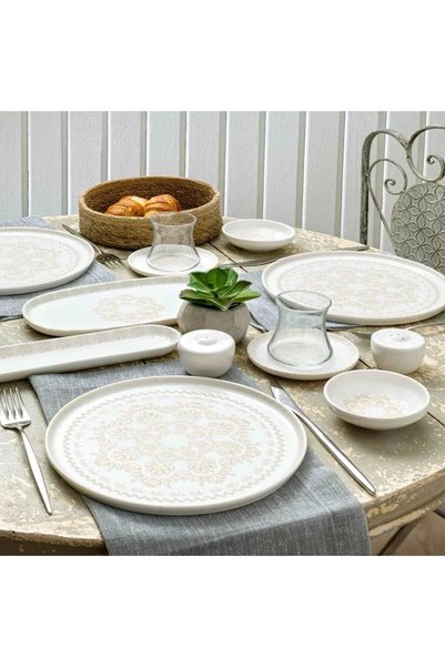 PIERRE CARDIN JADE PORCELAIN 28 PIECE BREAKFAST SET