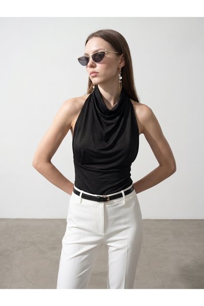 21247 Lyocell Blended Degaje Collar Top-Black