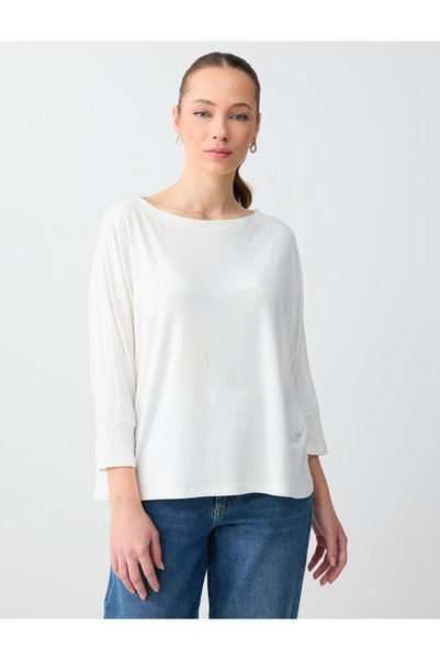 Off-White Boat Neck Three-Quarter Sleeve Relaxed Fit Knitted T-Shirt