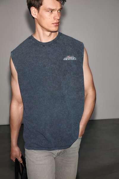 Kufstein 100% Organic Cotton Men's Black Undershirt with Round Neck and Washing and Printing Detail