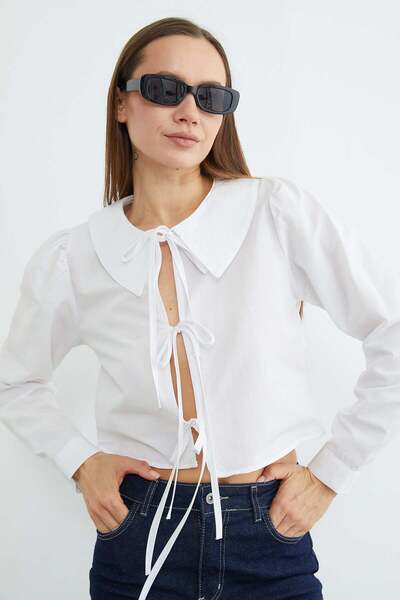 Front Tie Baby Collar Crop Blouse