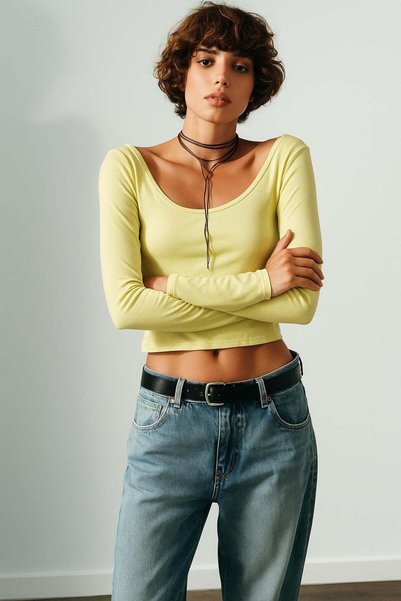 Body-Hugging, Seam-Detailed, Pool-Neck, Stretchy Knitted Bluz