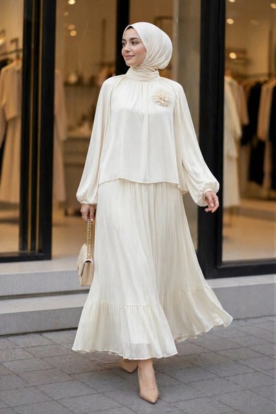 Cream Elastic Sleeve Blouse and Skirt Set with Bronchial Detail