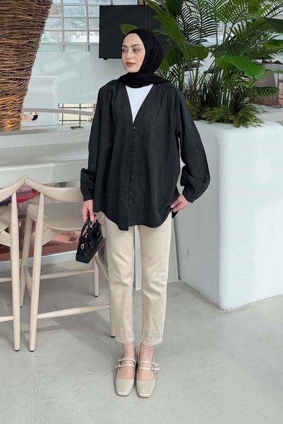 Brit Buttoned V-Neck Shirt Black