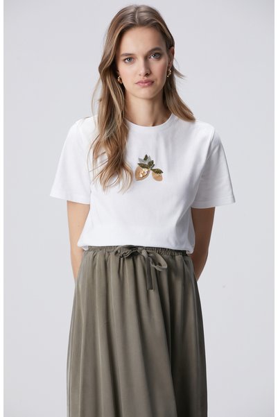 White T-Shirt with Appliqué Accessories
