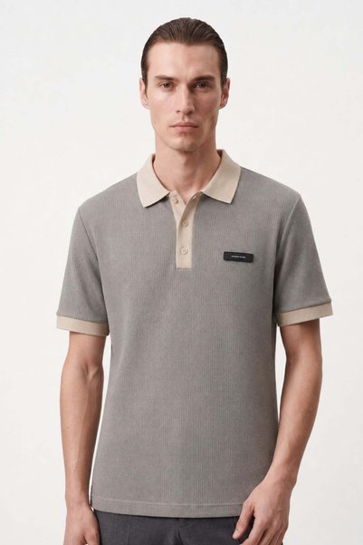 Men's Polo T-SHIRT with Contrast Collar and Sleeve Detail
