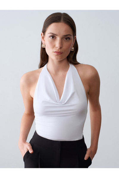 32973 Degaje Collar Top-White