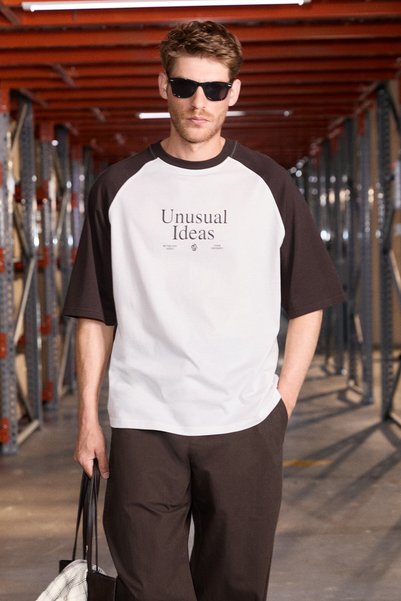 Pimba men's 100% organic cotton t-shirt with contrast color ecru/brown collar and sleeves