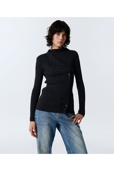 BUTTONED CRISS-CROSS CARDIGAN