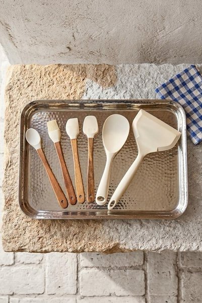 6-Piece Silicone and Wooden Handle Kitchen Utensil Set – Heat Resistant Spatula, Spoon and Brush Set