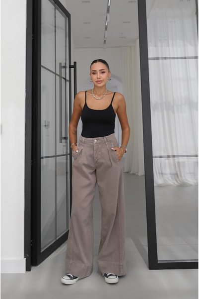Mink Front Single Pleated Wide Leg Jeans