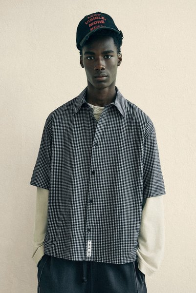 Back printed short sleeve shirt