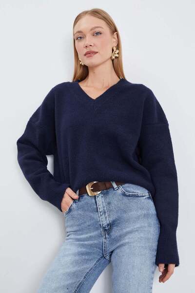 Basic V-Neck Oversize Knitwear Sweater