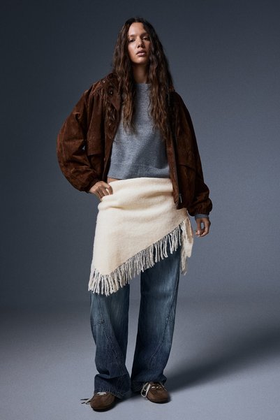 Triangular Scarf with Fringes