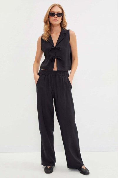 2-Piece Set with Front Tie Pocket