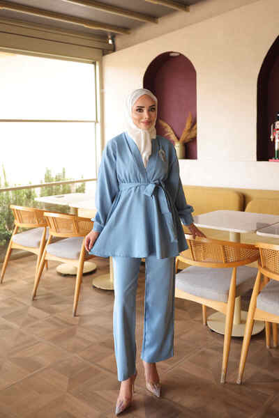 Blue Collared Tunic and Trousers Set with Bronchial Detail