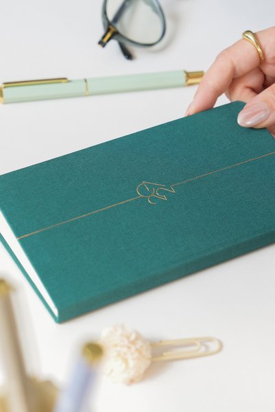2027 Weekly Linen 9x17 cm Pocket Planner 12 Months Dark Green