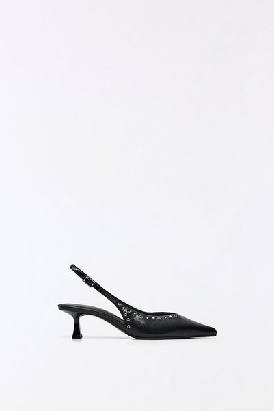 Stud detailed short pointed heel shoes