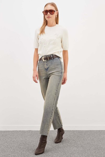 High Waist Cut-Off Leg Jeans