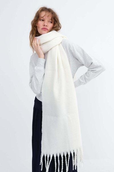 Tasseled Shawl4002