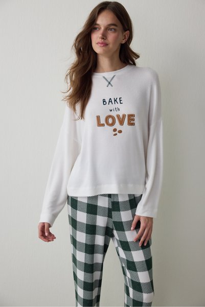 Off-White with Love Slogan Printed Thermal Effect Sweatshirt Pajama Top