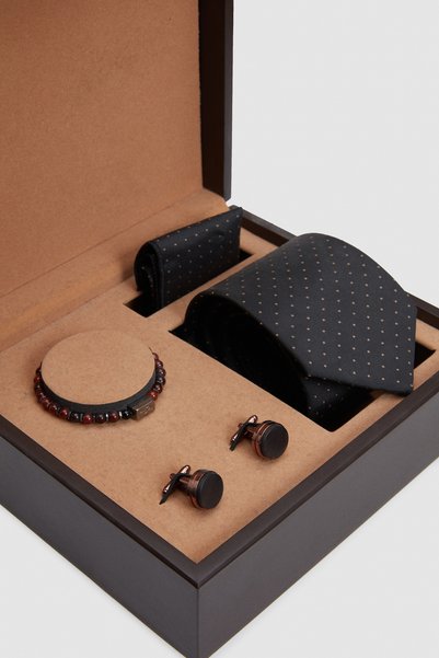 Ds Groom Brown Accessories Sets